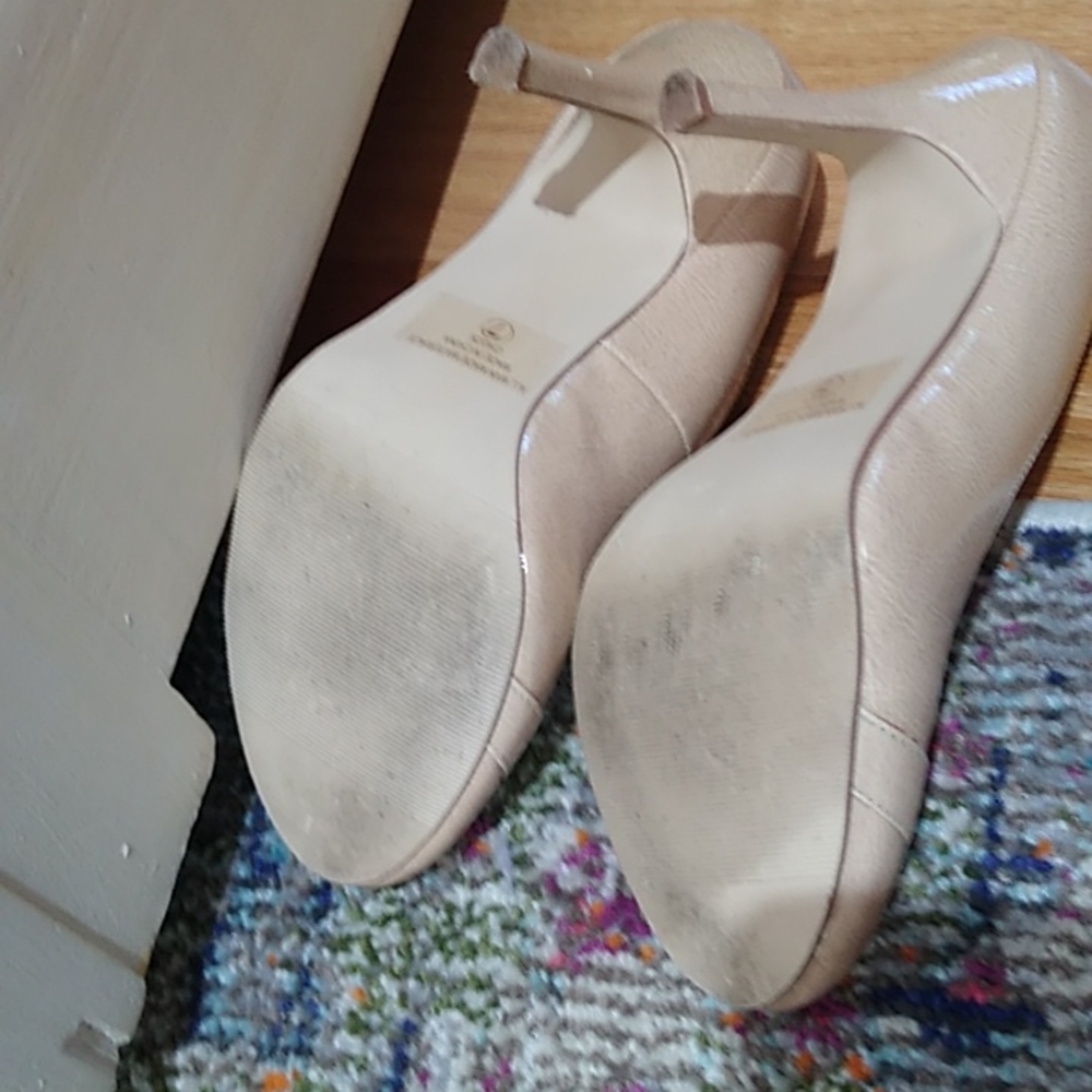 High heels - Picture 3 of 4
